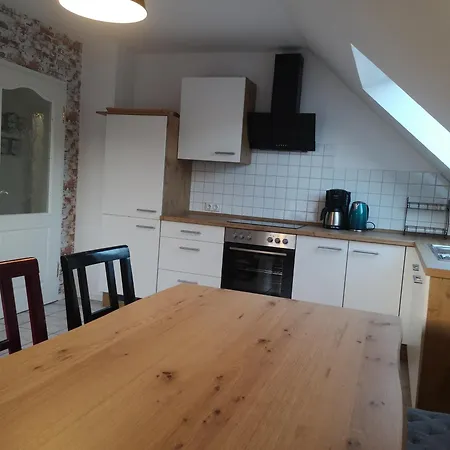 Gluehwuermchen דירה האמלן