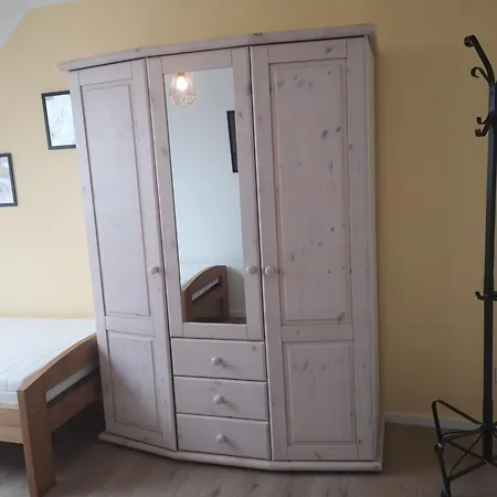 Gluehwuermchen דירה האמלן